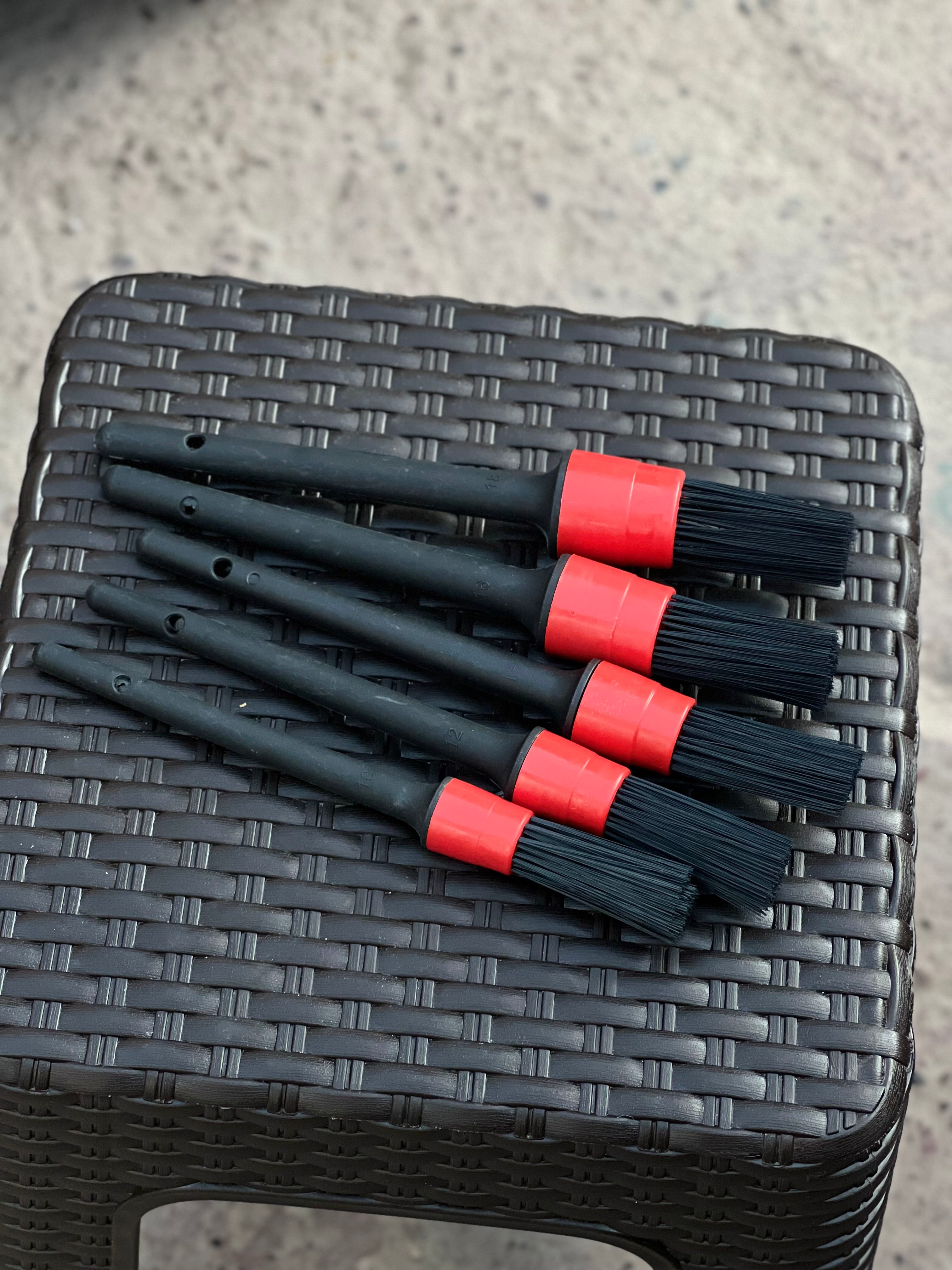 Set de brochas para limpieza automotriz